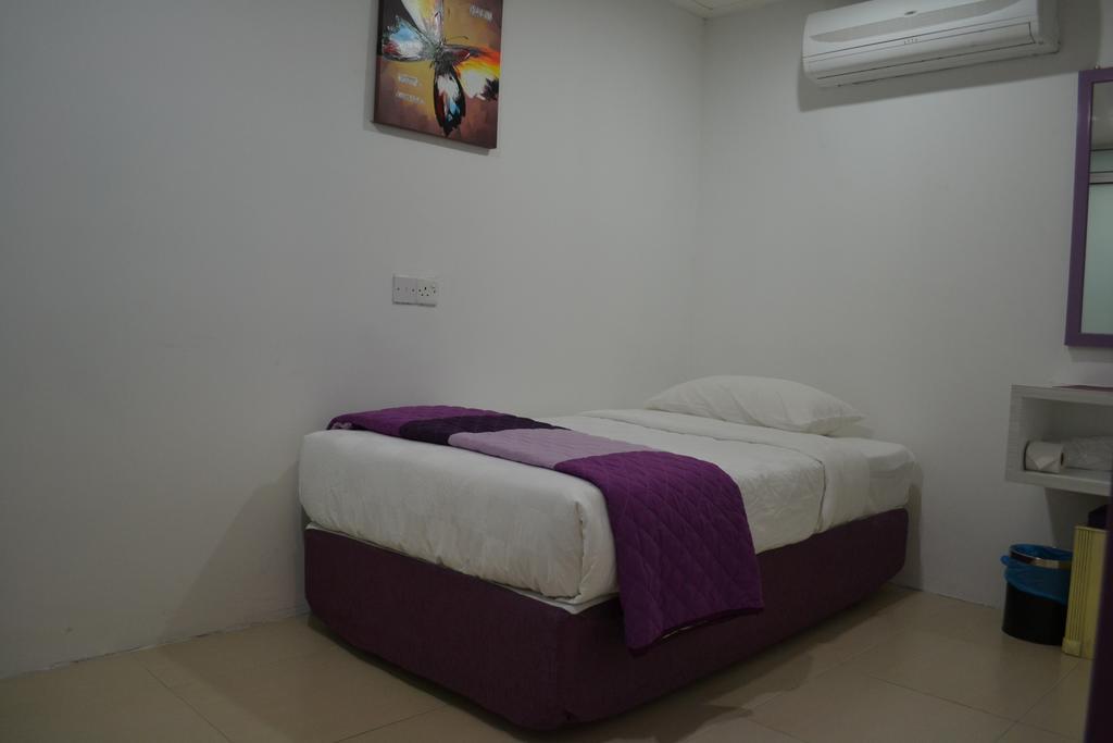 Lavender Hotel Телук-Интан Номер фото